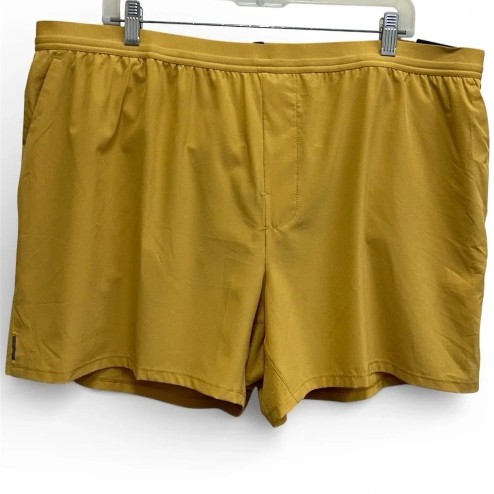 NWT VRST Men's Athletic Shorts Relaxed Fit 5”         Size XXL